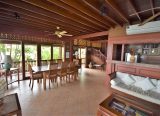 Gorgeous 5 bed tropical beachfront villa