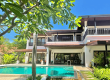 Charming beachside 4 bed villa for sale