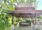 Charming beachside 4 bed villa for sale